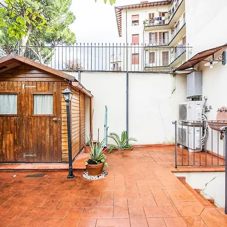 Nicola's - Doppia Con Giardino Privato Apartment Florence